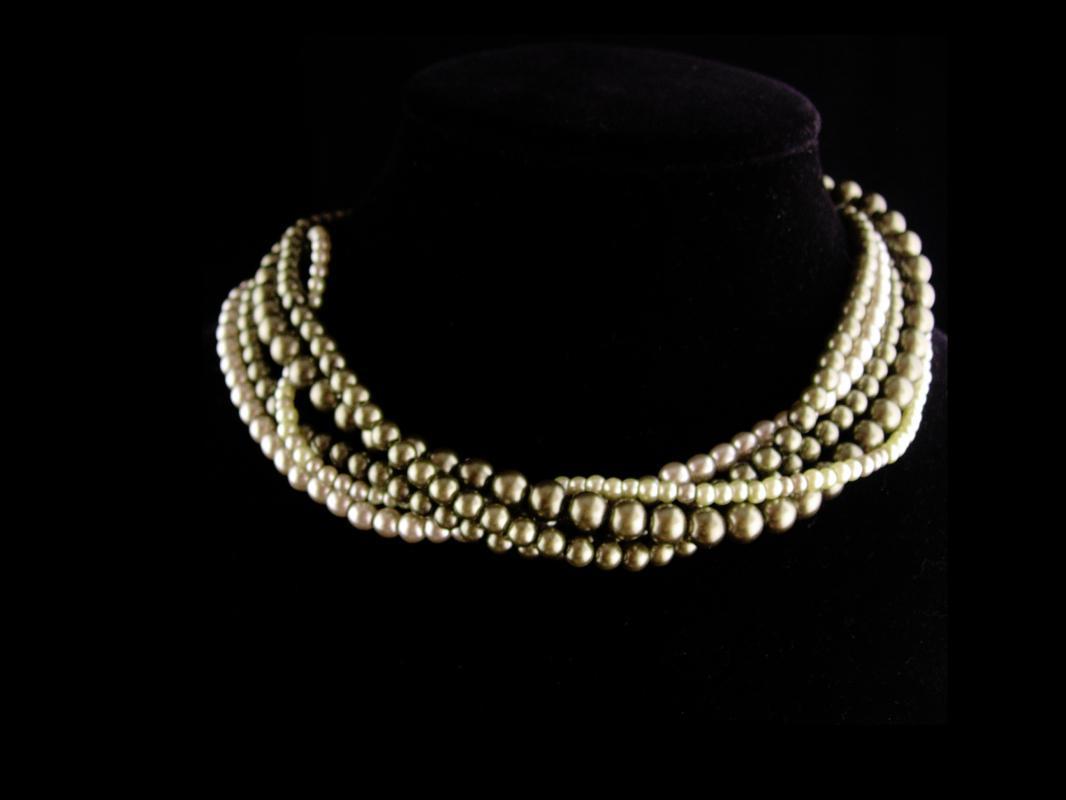Chunky pearl necklace / 5 strand choker / vintage toggle clasp / green Wedding Jewelry / 16