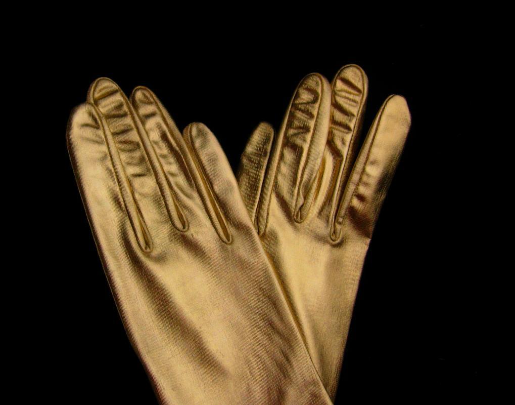 Vintage Gold Lame Gloves / Broadway music entertainer / Prom Ball Room Dancing / Size small / shiny gold never worn / vintage accessory