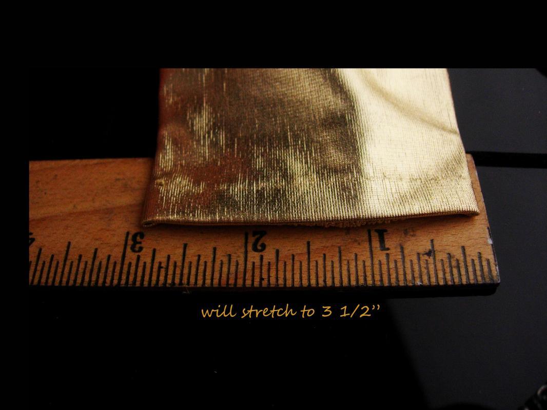 Vintage Gold Lame Gloves / Broadway music entertainer / Prom Ball Room Dancing / Size small / shiny gold never worn / vintage accessory
