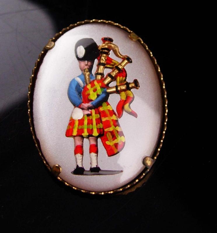 Vintage Scottish brooch / reverse painted bagpipes / Wedding accessory / Scotland kilt brooch / Glass brooch / mens lapel pin music brooch