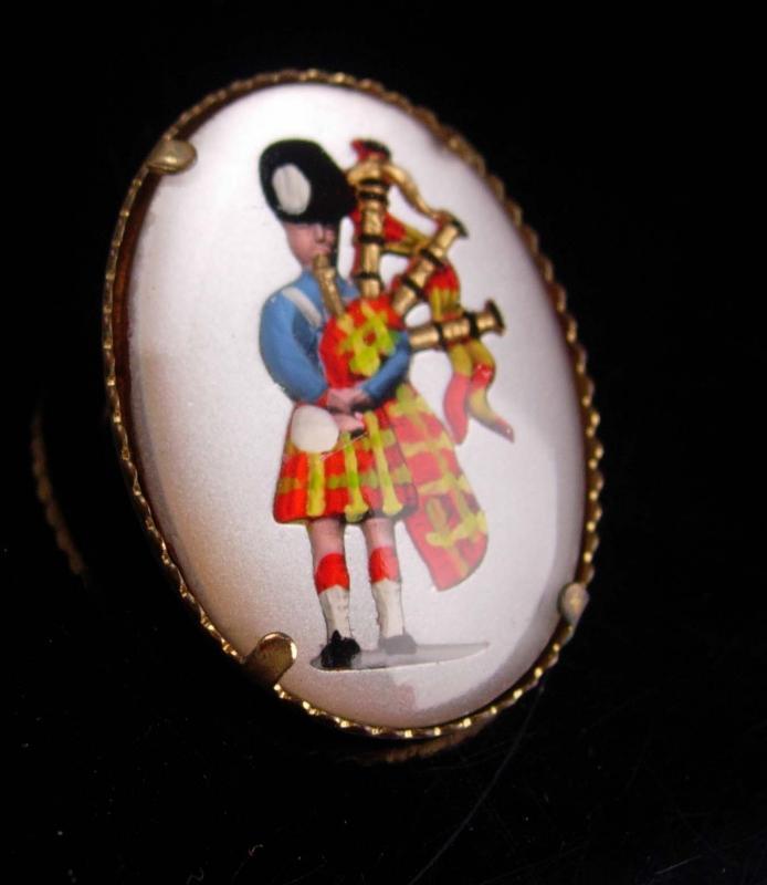 Vintage Scottish brooch / reverse painted bagpipes / Wedding accessory / Scotland kilt brooch / Glass brooch / mens lapel pin music brooch