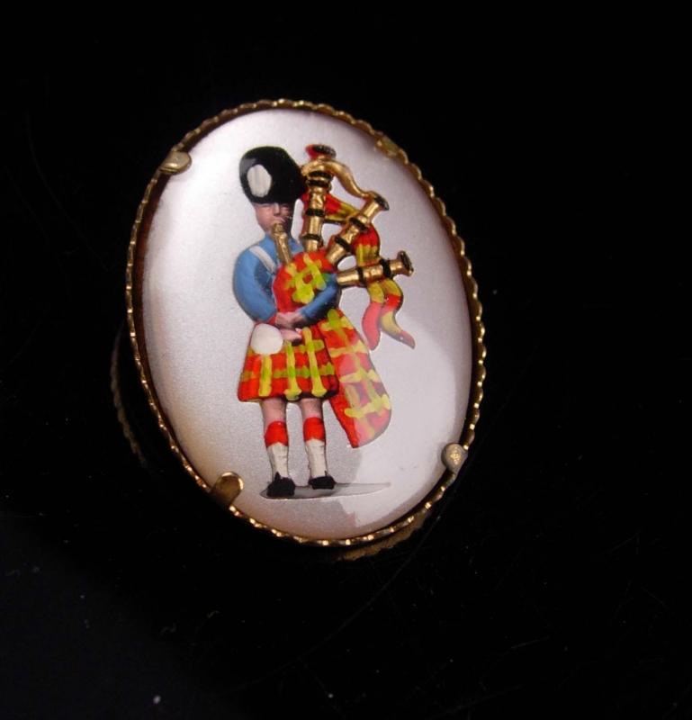 Vintage Scottish brooch / reverse painted bagpipes / Wedding accessory / Scotland kilt brooch / Glass brooch / mens lapel pin music brooch