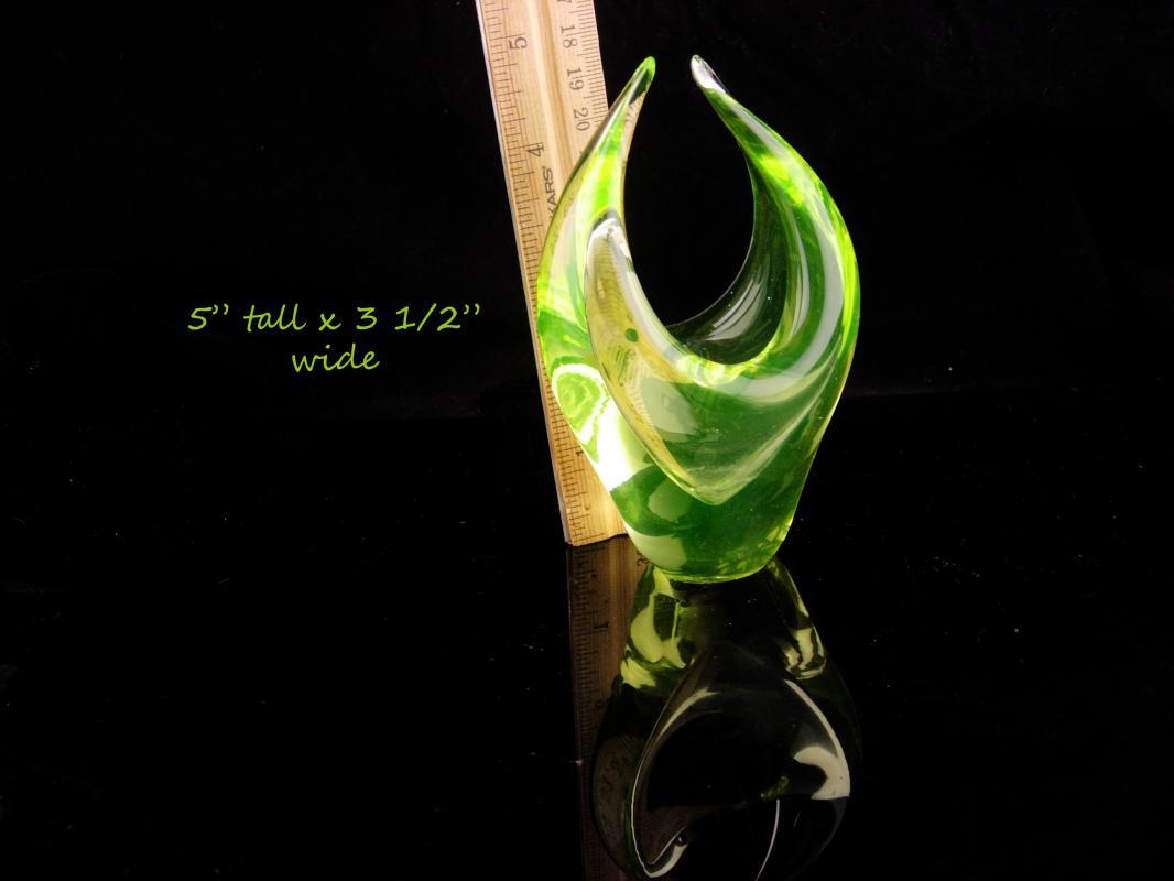 Gorgeous vaseline glass scultpure - art Glassware - modernist paperweight - neon yellow color - miniature 5