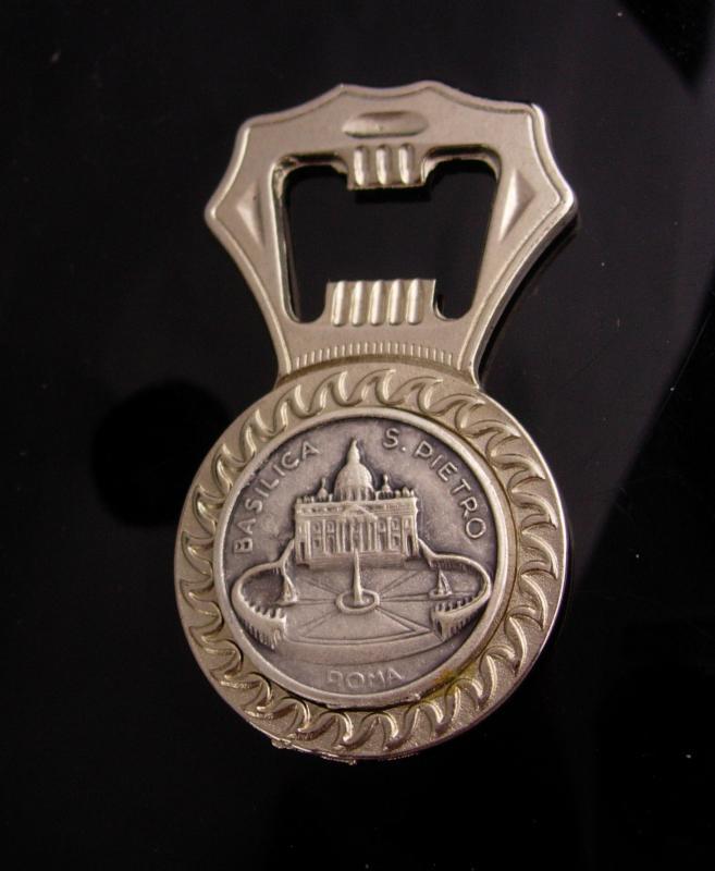 Pope Francis bottle opener - basilica coin - Vintage - Religious Medal- catholic Roma Italy - Franciscus PP - Basilica st peitro