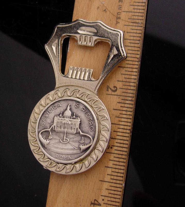 Pope Francis bottle opener - basilica coin - Vintage - Religious Medal- catholic Roma Italy - Franciscus PP - Basilica st peitro