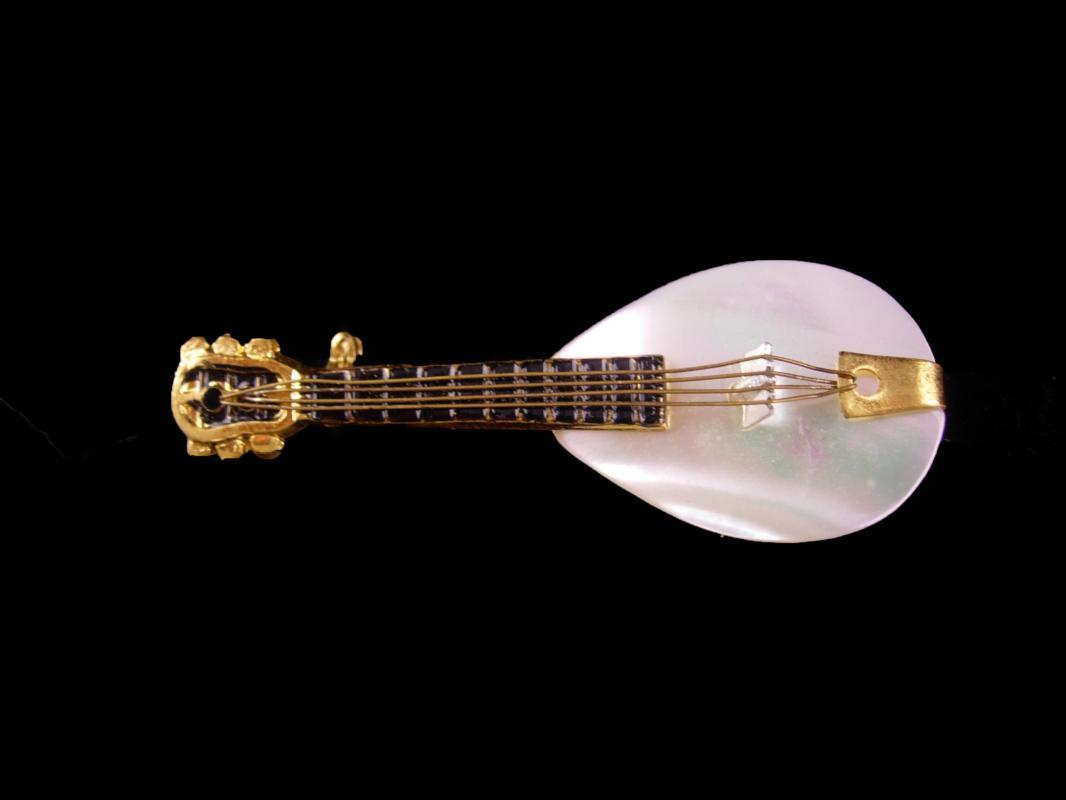 Mandolin Brooch - Figural music pin - Vintage Germany Acoustic pin - Musicians gift - music teacher - renaissance miniature instrument
