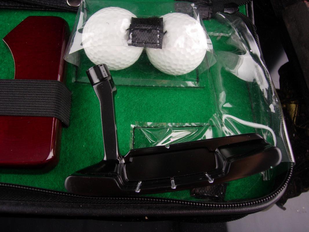 Travel case with Golf putter - golf balls - original case - Retirement gift -mens Sports - thank you gift - gift for boss -groomsman gift