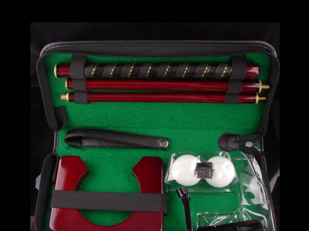Travel case with Golf putter - golf balls - original case - Retirement gift -mens Sports - thank you gift - gift for boss -groomsman gift