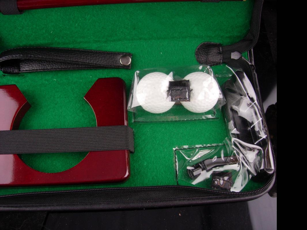 Travel case with Golf putter - golf balls - original case - Retirement gift -mens Sports - thank you gift - gift for boss -groomsman gift