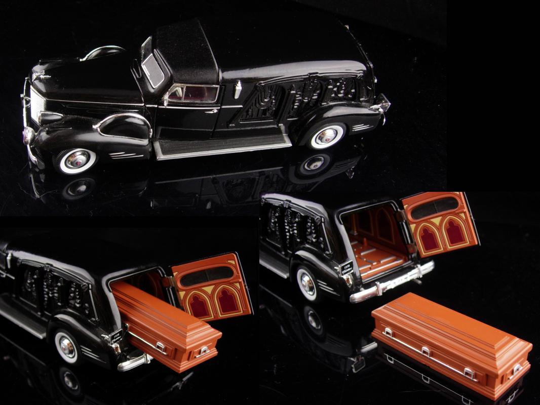 Vintage Hearse with coffin - Miniature 7