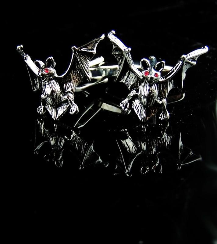 Spooky Bat Cufflinks - Vintage Figural set- Silver Red eye vampire - Gothic Clothing Accessories - cool mens gift - Halloween bat set