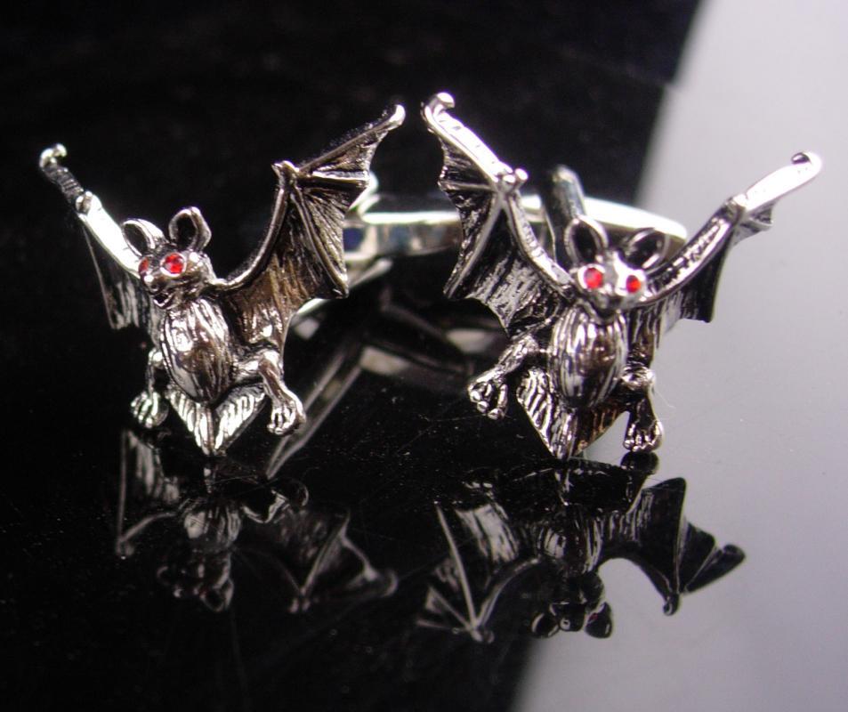 Spooky Bat Cufflinks - Vintage Figural set- Silver Red eye vampire - Gothic Clothing Accessories - cool mens gift - Halloween bat set