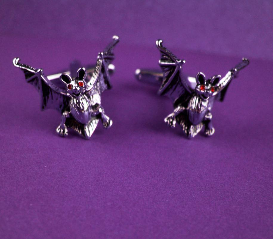 Spooky Bat Cufflinks - Vintage Figural set- Silver Red eye vampire - Gothic Clothing Accessories - cool mens gift - Halloween bat set