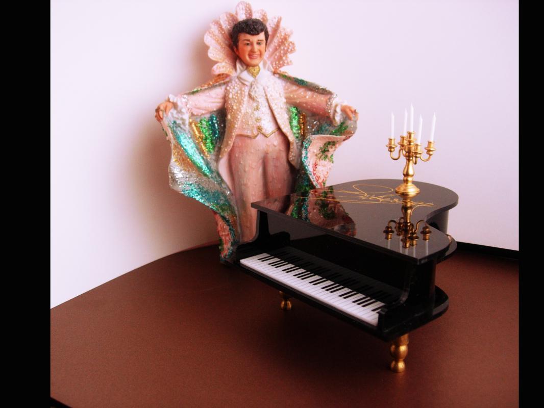 Vintage Liberace figurine - music box - Aldon figurine - candelabra - Grand Piano music box - Mr showmanship - Ltd Edition 1988 gay interest