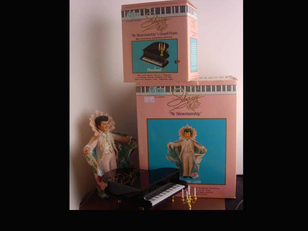 Vintage Liberace figurine - music box - Aldon figurine - candelabra - Grand Piano music box - Mr showmanship - Ltd Edition 1988 gay interest