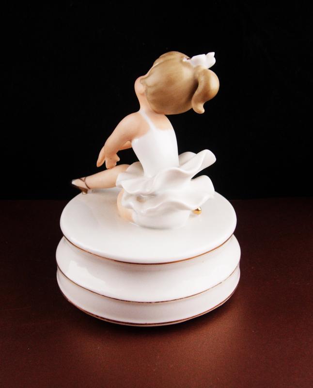 Vintage Ballerina music box - bisque figurine - Schmid Brothers - swan lake music box - Porcelain statue - ballet girl - made in Japan