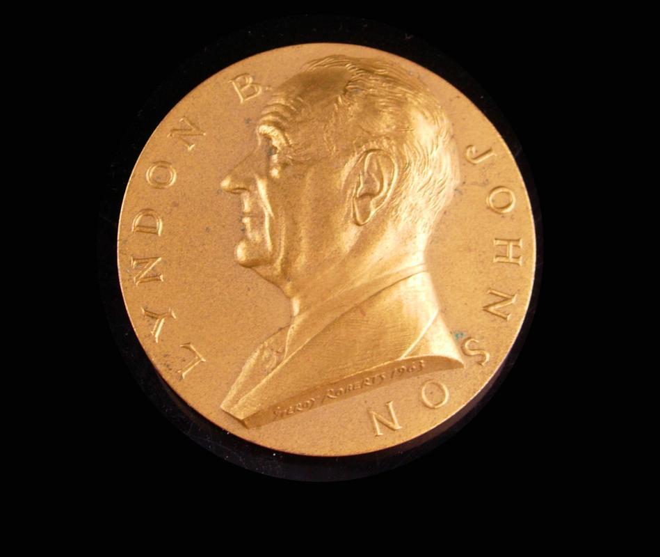 1963 Lyndon B Johnson Medal - huge Medallion - Inauguration Bronze paperweight