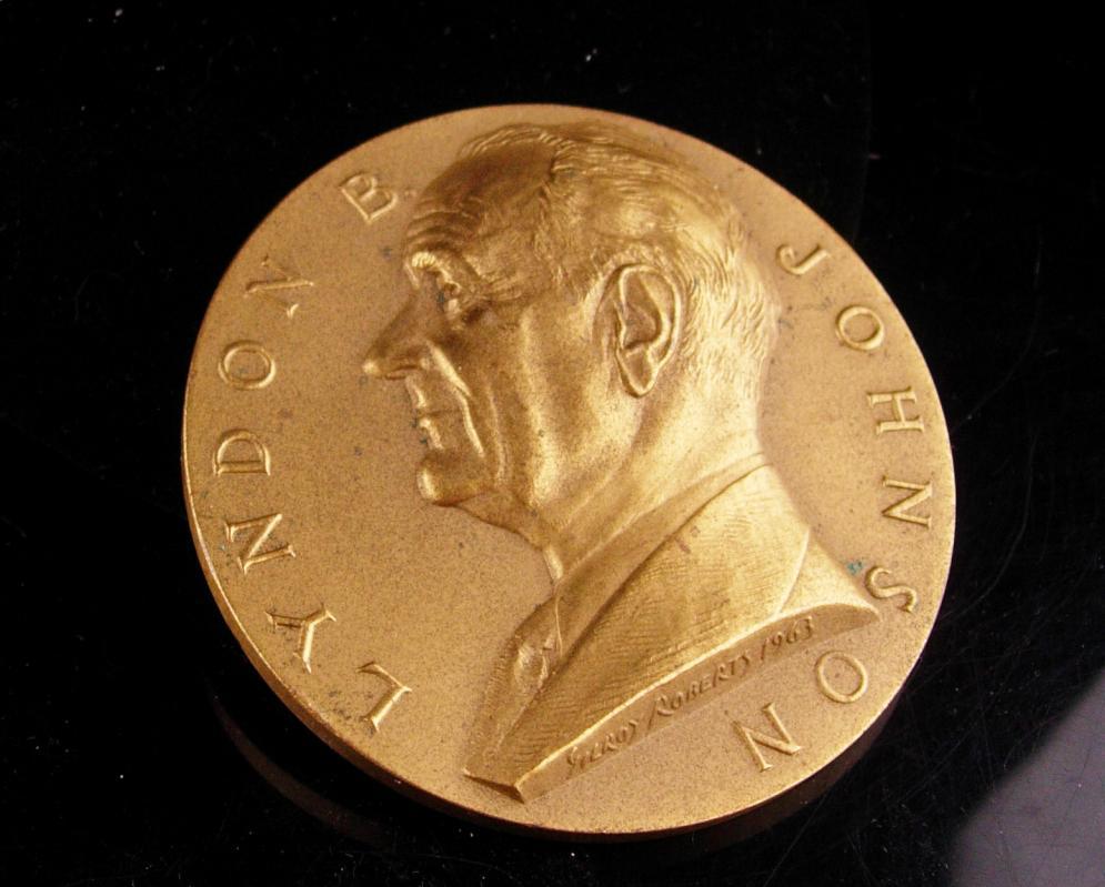 1963 Lyndon B Johnson Medal - huge Medallion - Inauguration Bronze paperweight