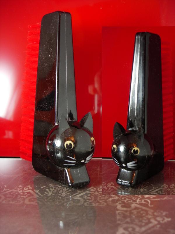 Halloween Cat Brush ORiginal box Spooky Black kitty and Red bristle clothes brush made in Japan