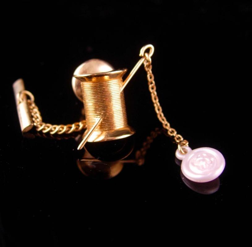 Needle thread Tie tack - Vintage Tailor gift - Seamstress Crafter Quilter - Clothing designer salesman miniature thread