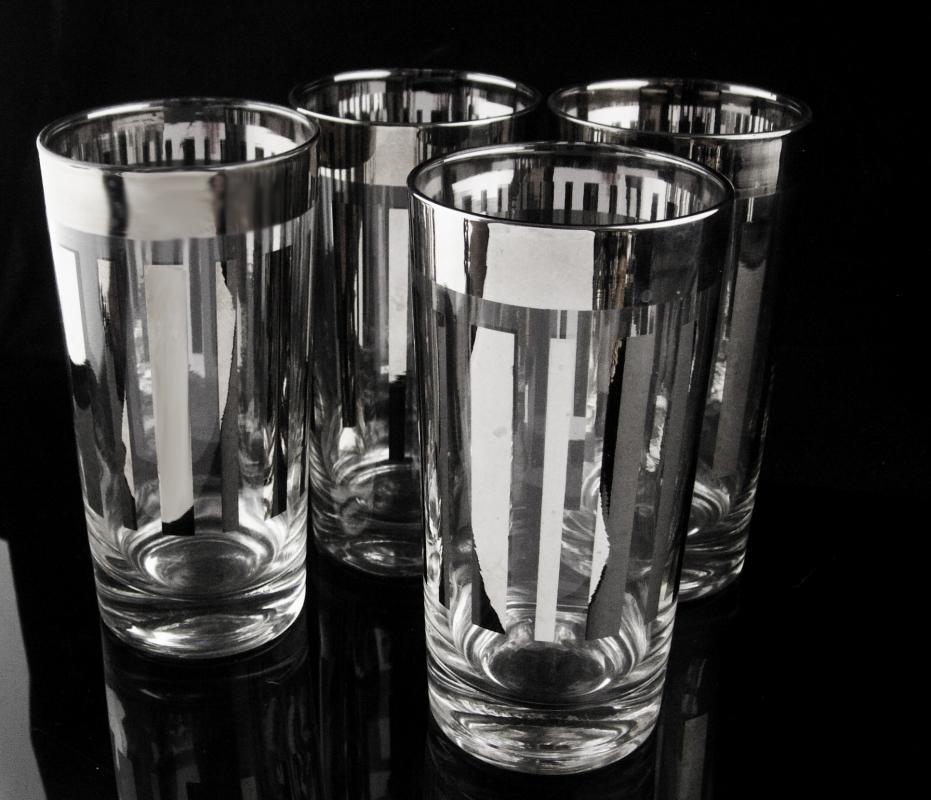 Vintage Dorothy Thorpe Water Glasses - Platinum Rim & Stripes - Chrome silver tumbler Tom Collins set of 4 - mid century modern