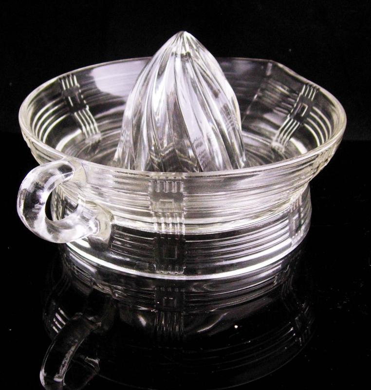 Vintage Depression Glass Juicer - Basket weave pattern- clear lemon reamer with spout