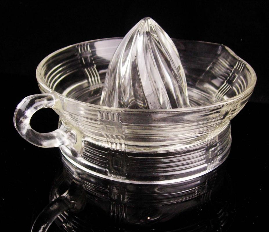 Vintage Depression Glass Juicer - Basket weave pattern- clear lemon reamer with spout