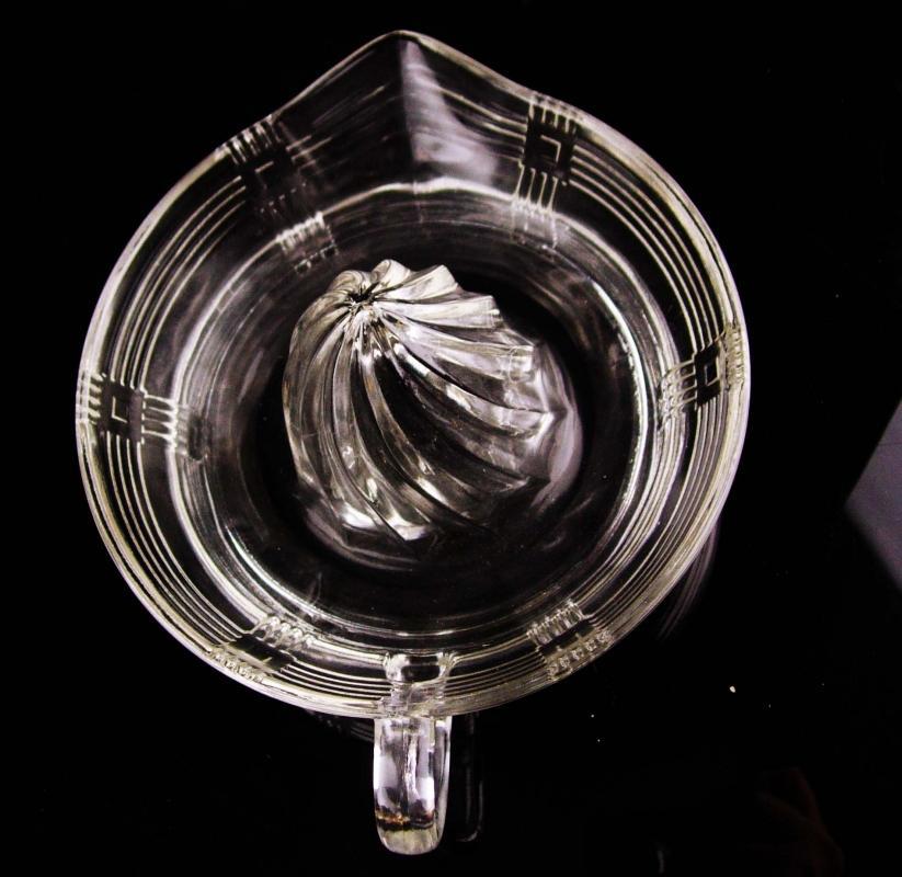 Vintage Depression Glass Juicer - Basket weave pattern- clear lemon reamer with spout