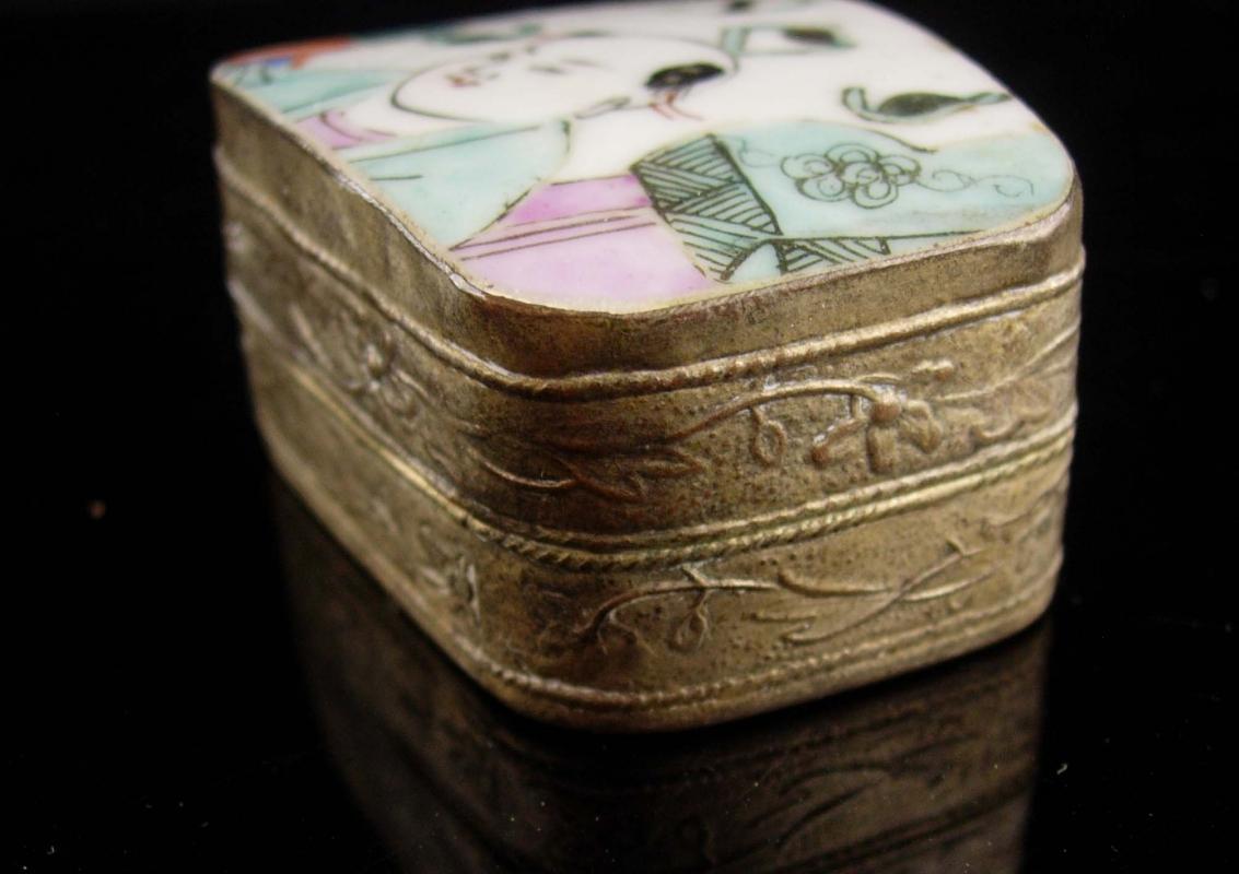 Chinese Enamel Box - Asian trinket - samurai Oriental Ring casket - keepsake jewelry case - Vintage repousse metal