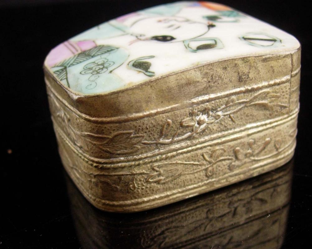 Chinese Enamel Box - Asian trinket - samurai Oriental Ring casket - keepsake jewelry case - Vintage repousse metal