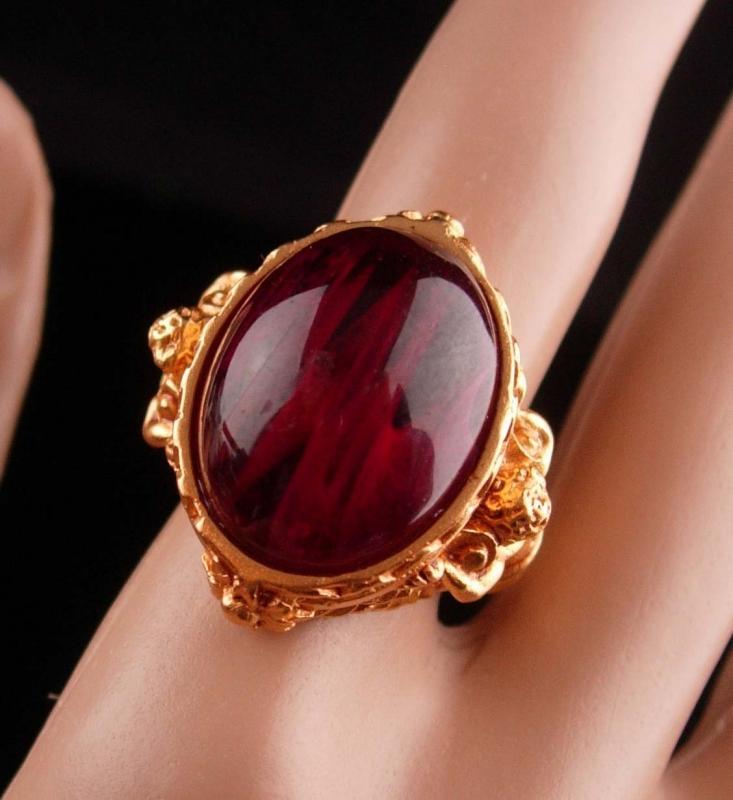 Victorian Cherub Ring - vintage signed estate jewelry - cubid cabochon ring - gothic jewelry - Elizabeth taylor
