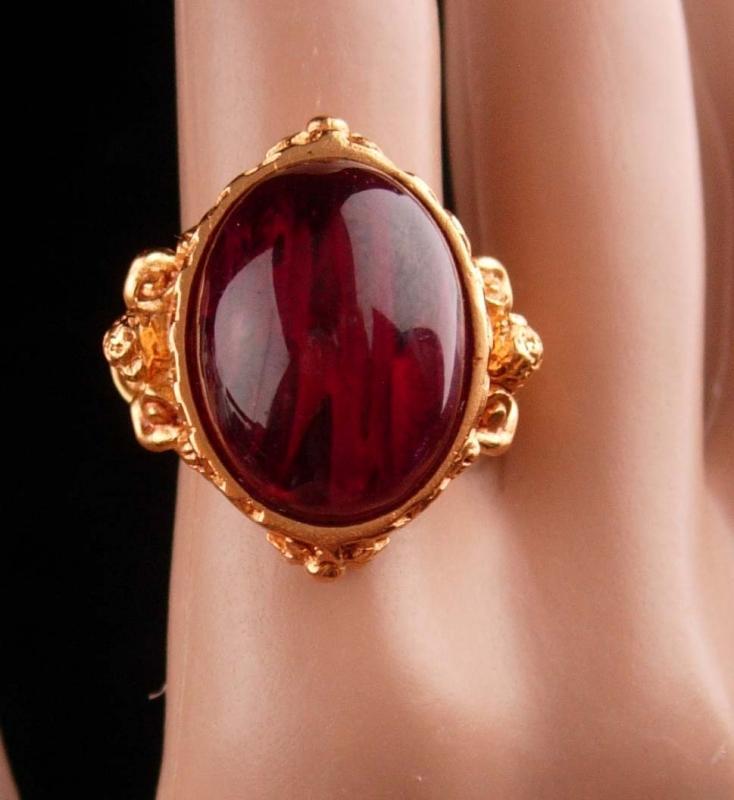 Victorian Cherub Ring - vintage signed estate jewelry - cubid cabochon ring - gothic jewelry - Elizabeth taylor
