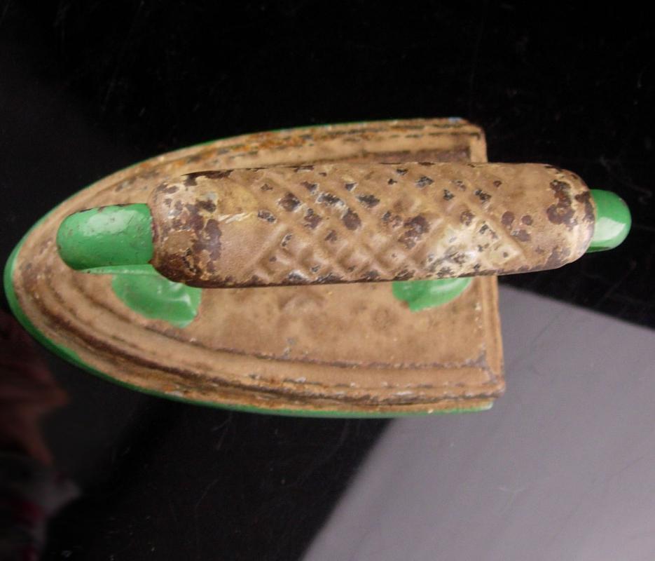 Antique green Sad Iron - cast iron door stop - vintage ironing device - flat iron