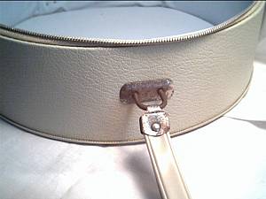 Luggage/C. 1960's Beige/Round Overnite Case