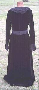 Clothing/C.1970 Black Velvet Evening Gown/Roger