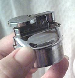 Smoking Items/Faceted/Round Glass Table Lighter