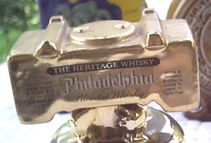 Collectibles/Limited Edition Momento Of America's 200th Birthday/Philadelphia Blended Whisky Liberty Bell Decantor