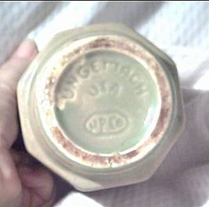 Ceramic/Pottery/UNGEMACH Sm. Octogon Vase/Pot