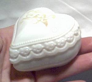 Avon Heartscent Cream Sachet Jar/Heart Shape