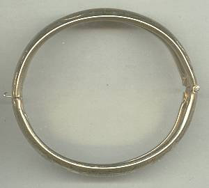 Bracelet/Bangle/Hinged Goldtone Etched