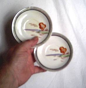 Porcelain/China/2 Tiny Hand Painted Chikaramachi Plates