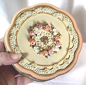 AVON/Valentine Litho Tin Box