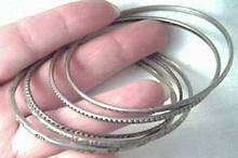 Bracelet/5 Thin Metal Bangles
