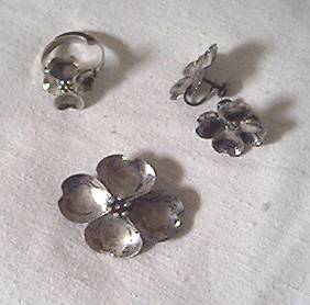 Set(s)/Designer NYE Sterling Dogwood