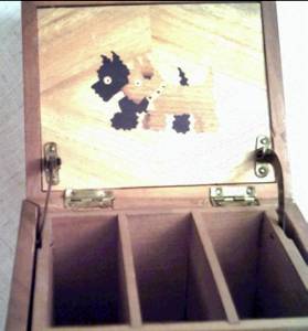 Smoking Item/Wooden Cigarette Box/Holds 3 Short
