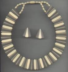 Set(s)/18