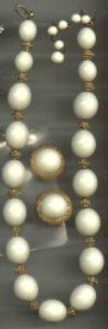 Set(s)/Designer/(Crown)Trifari White Bead & Faux Granulated Gold Spacers Necklace & Ears