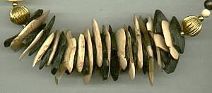 Necklace/Island Style Dyed Wood Beads W/Parrots