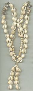 Necklace/Tourist Type Shell Necklace W/Shell Tassle
