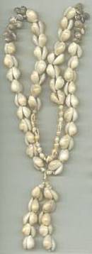 Necklace/Tourist Type Shell Necklace W/Shell Tassle